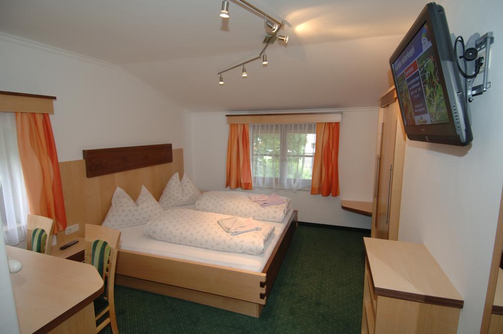 Gaestehaus Ingeborg Saalbach-Hinterglemm Habitación foto